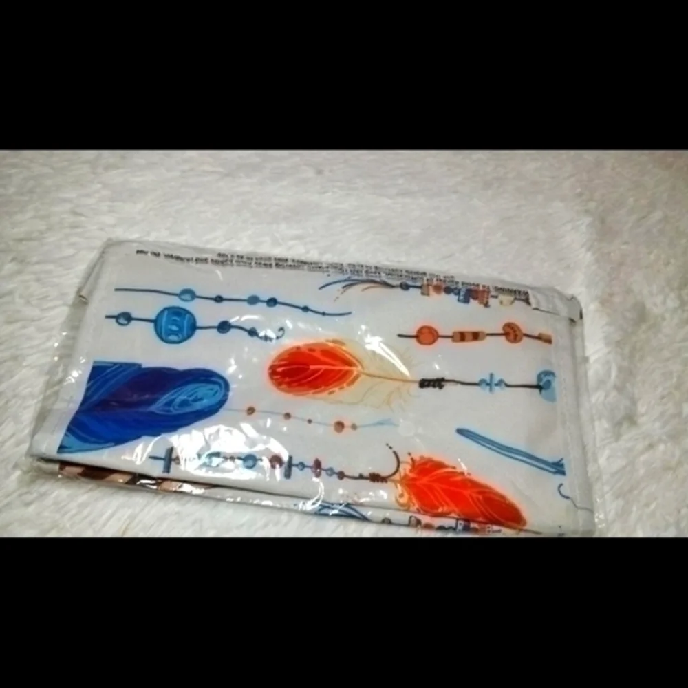 🛍Vintage Running Strong Feather Print Pouch